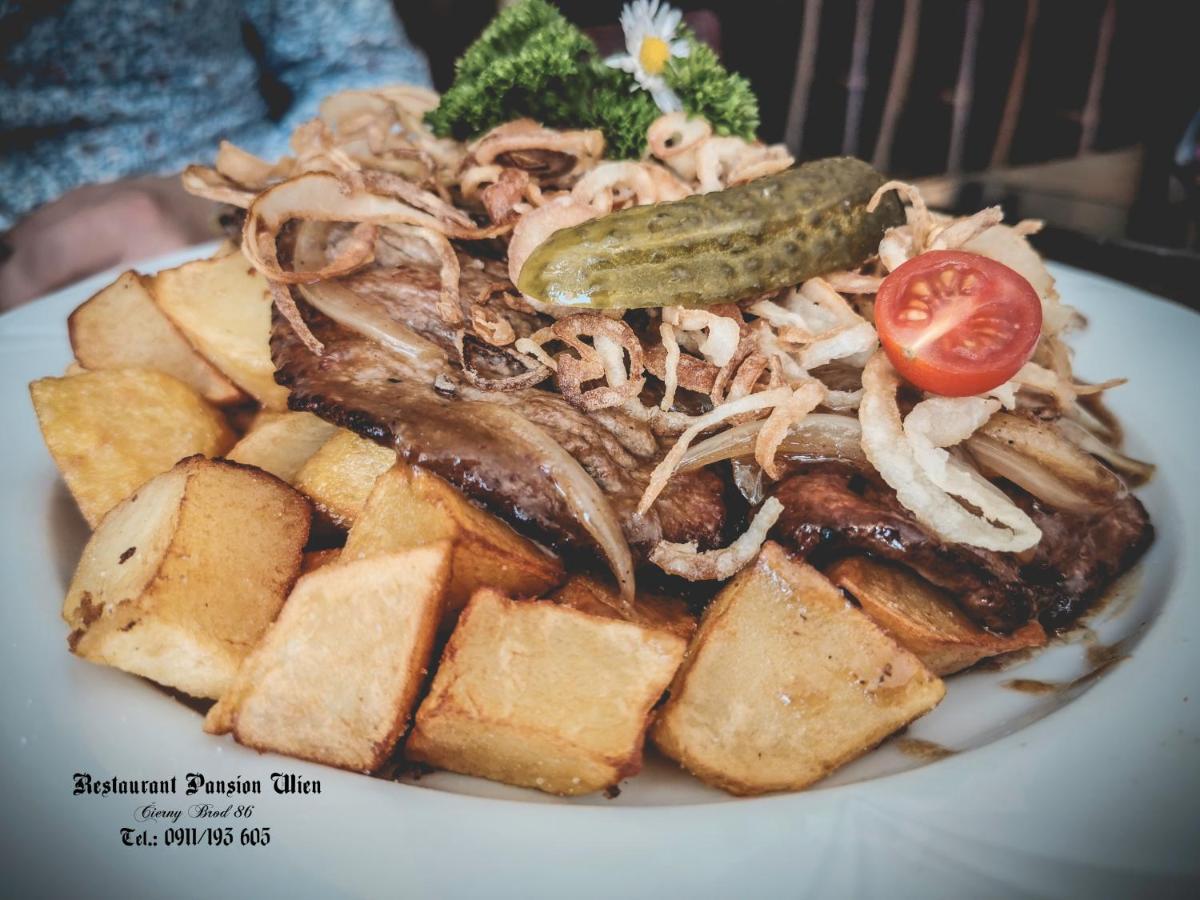 Restaurant Pansion Wien Cierny Brod Exteriér fotografie
